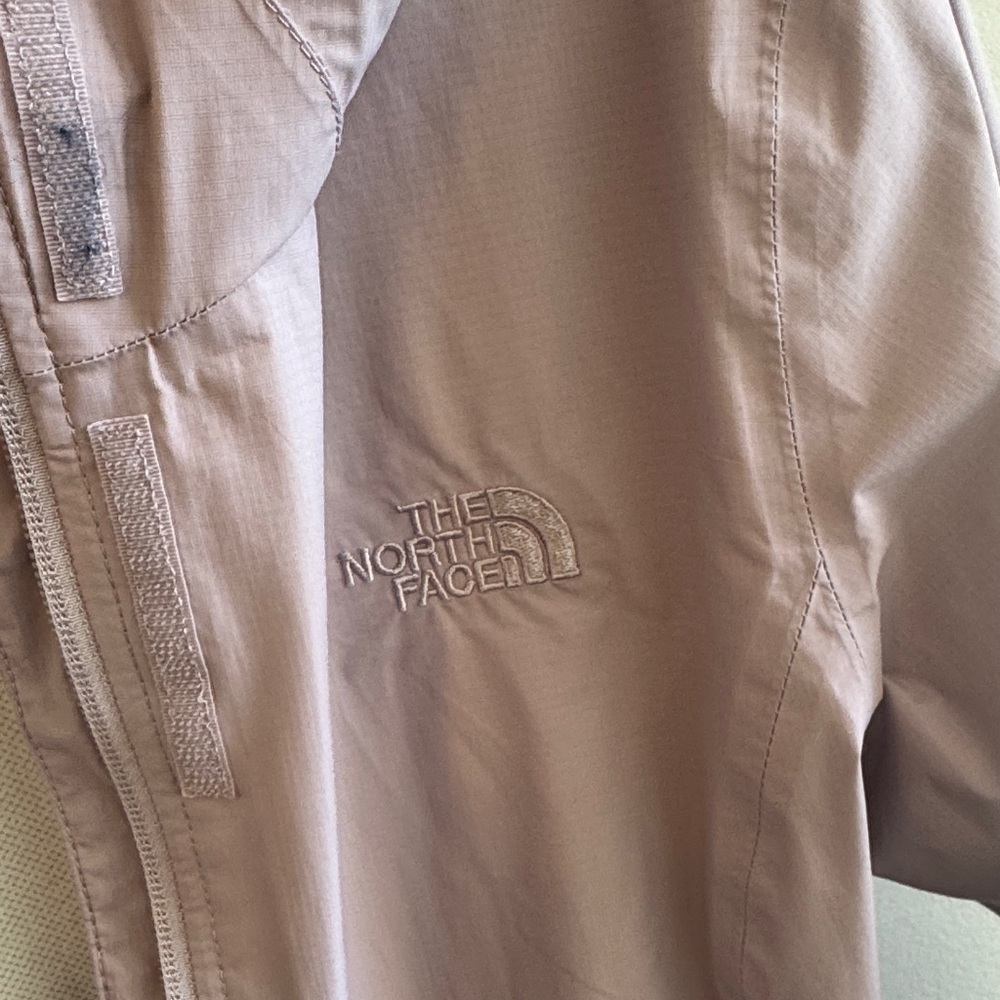 The North Face Women's Hooded Shell Jacket - Mauve Lavender - Picture 3 of 5